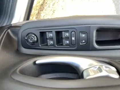Photo 42 Jeep Renegade  1.6 l MultiJet 120 ch BVR6