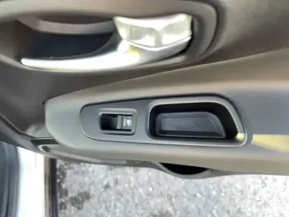 Photo 28 Jeep Renegade  1.6 l MultiJet 120 ch BVR6