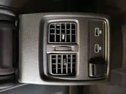 Photo 24 Renault Captur  E-Tech full hybrid 145