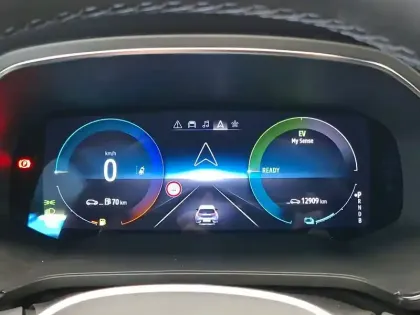 Photo 35 Renault Captur  E-Tech full hybrid 145