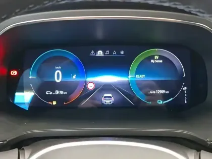 Photo 36 Renault Captur  E-Tech full hybrid 145