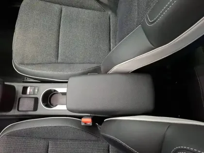 Photo 26 Renault Captur  E-Tech full hybrid 145
