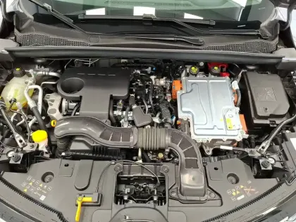 Photo 18 Renault Captur  E-Tech full hybrid 145