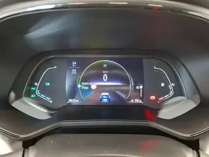 Photo 33 Renault Clio  E-Tech full hybrid 145