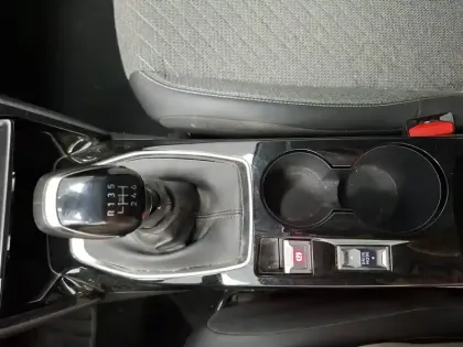 Photo 26 Peugeot 208  PureTech 100 S&S BVM6