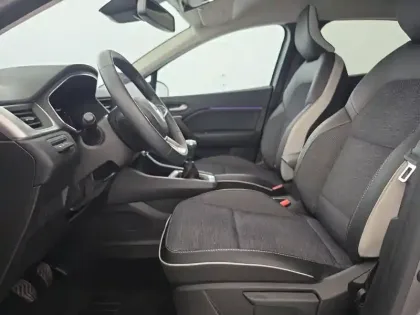 Photo 29 Renault Captur  mild hybrid 140