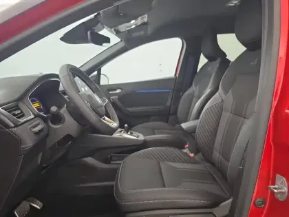 Photo 45 Renault Captur  E-Tech full hybrid 160 ch
