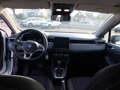 Photo 13 Renault Clio  E-Tech full hybrid 145 ch GSR2
