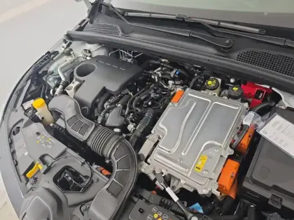 Photo 24 Renault Clio  E-Tech full hybrid 145 ch GSR2