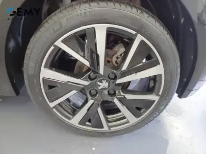 Photo 10 Peugeot 208  PureTech 130 S&S EAT8