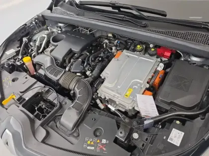 Photo 25 Renault Captur  E-Tech full hybrid 145