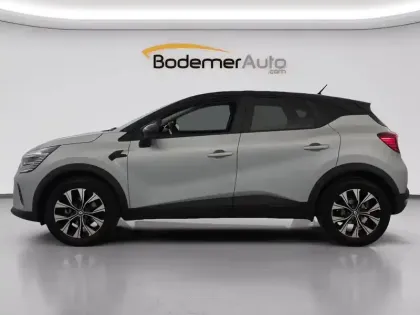 Photo 16 Renault Captur  E-Tech full hybrid 145