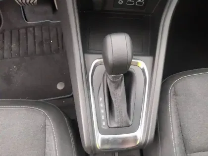 Photo 10 Renault Captur  E-Tech full hybrid 145