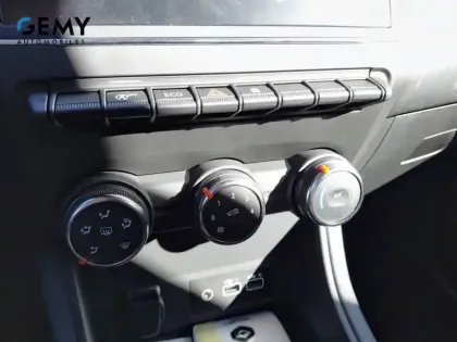Photo 24 Renault Captur  TCe 90
