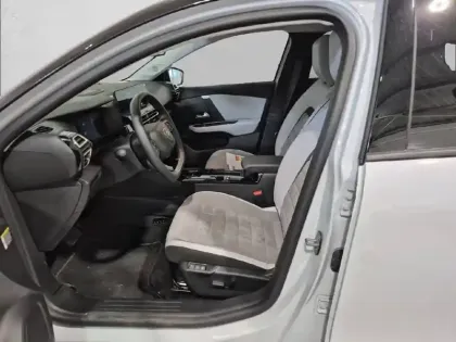 Photo 10 Citroën C4  Hybride 145 e-DCS6