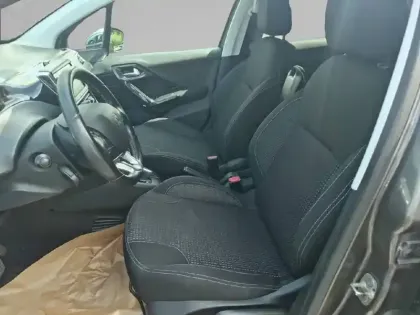 Photo 31 Peugeot 208  PureTech 110ch S&S EAT6