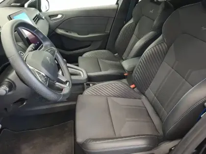 Photo 11 Renault Clio  E-Tech full hybrid 145 ch GSR2