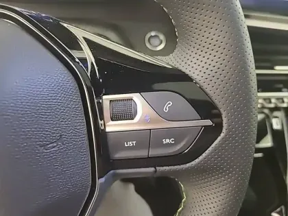 Photo 52 Peugeot 208  Hybrid 145 ch e-DCS6