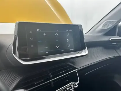 Photo 20 Peugeot 208  PureTech 100 S&S BVM6