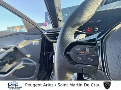 Photo 17 Peugeot 2008  PureTech 130 S&S EAT8