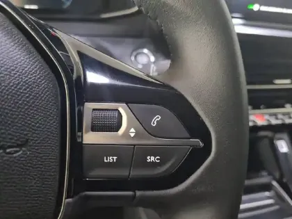 Photo 27 Peugeot 208  PureTech 100 S&S BVM6