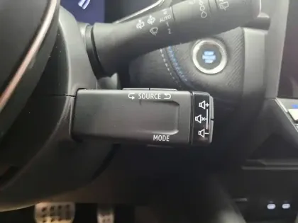 Photo 37 Renault Captur  E-Tech full hybrid 160 ch