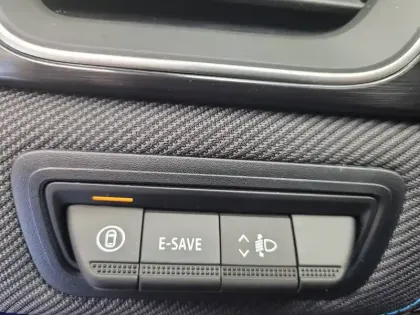 Photo 25 Renault Captur  E-Tech full hybrid 160 ch