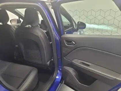 Photo 18 Renault Captur  E-Tech full hybrid 160 ch