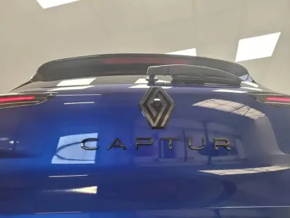 Photo 13 Renault Captur  E-Tech full hybrid 160 ch