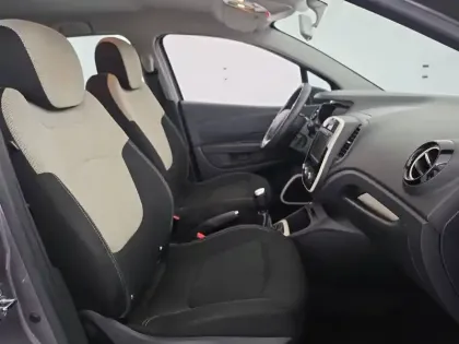 Photo 29 Renault Captur  TCe 90