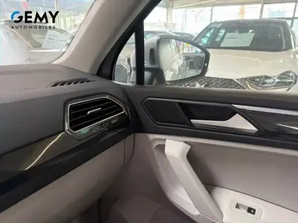 Photo 21 Volkswagen Tiguan  2.0 TDI 150ch DSG7