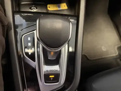 Photo 43 Renault Arkana  E-Tech hybride 145