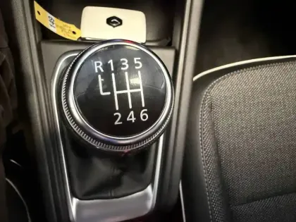 Photo 38 Renault Captur  mild hybrid 140