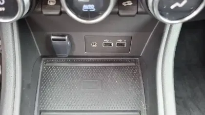 Photo 17 Renault Captur  E-Tech full hybrid 145