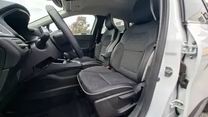 Photo 9 Renault Captur  E-Tech full hybrid 145