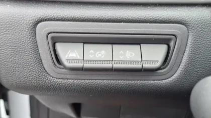 Photo 30 Renault Captur  E-Tech full hybrid 145