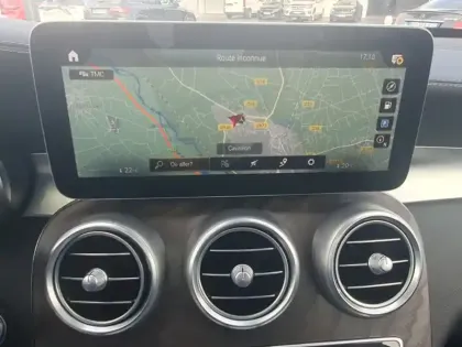 Photo 19 Mercedes GLC  300e 4MATIC SUV Business L