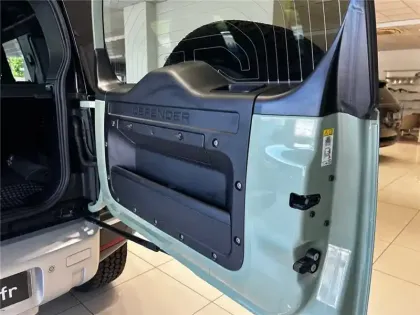 Photo 39 Land rover Defender 110 P400E PHEV BVA8 X-DYNAMIC