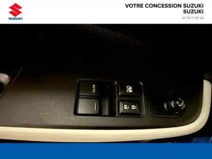 Photo 10 Suzuki Swift  1.2 Dualjet Hybrid 83ch Privilège AllGrip