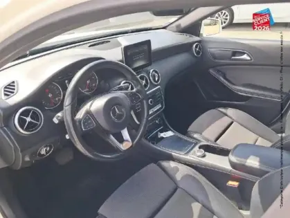 Photo 14 Mercedes Classe A  180 d Sport Edition 7G-DCT