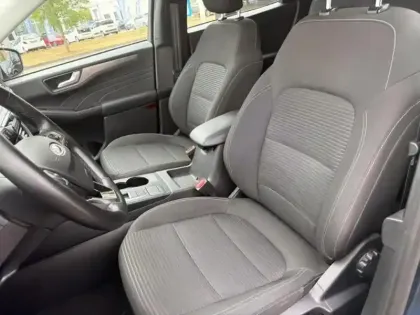 Photo 9 Ford Kuga  2.5 Duratec 190ch FHEV E85 Titanium BVA