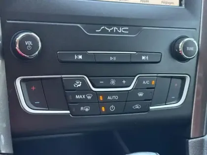 Photo 14 Ford Mondeo  SW 2.0 HYBRID 187ch Titanium BVA