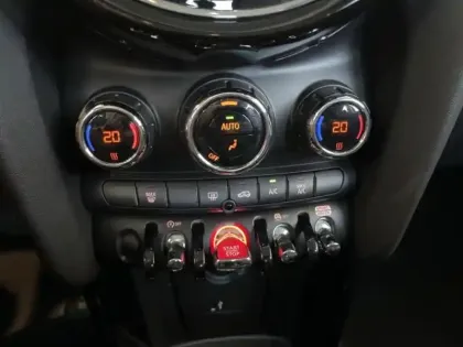 Photo 11 Mini Mini  5 Portes Cooper 136ch Edition Premium BVA7