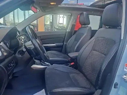 Photo 8 Suzuki Vitara  1.5 Dualjet Hybrid 115ch Style Auto
