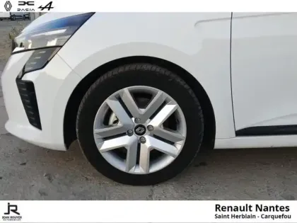 Photo 8 Renault Clio  1.6 E-Tech 145ch full hybrid Evolution