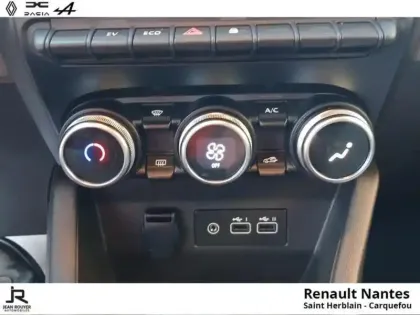 Photo 8 Renault Clio  1.6 E-Tech 145ch full hybrid Evolution