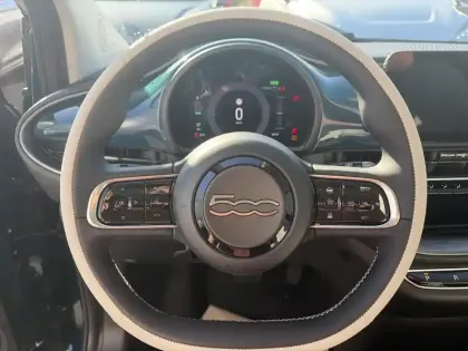 Photo 12 Fiat 500  e 118ch 3+1 42kWh La Prima