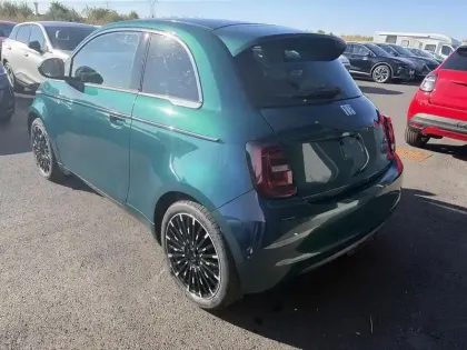 Photo 6 Fiat 500  e 118ch 3+1 42kWh La Prima