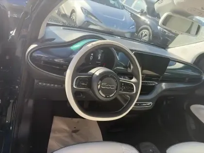 Photo 8 Fiat 500  e 118ch 3+1 42kWh La Prima