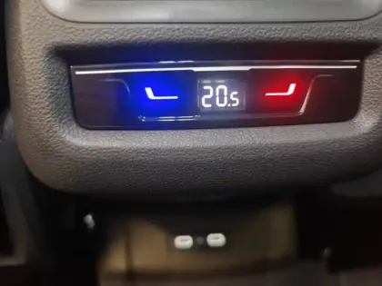 Photo 9 Volkswagen T-roc  1.5 eTSI 116ch Style DSG7